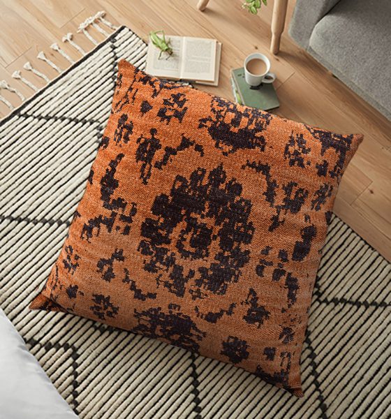 Rustic & Primitive jacquard floral cushion